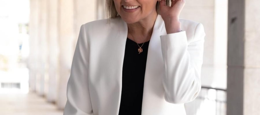 A Engenharia da Autoestima: Izabel de Paula e a Arquitetura da Transformação Humana na Diplomacia Civil Global